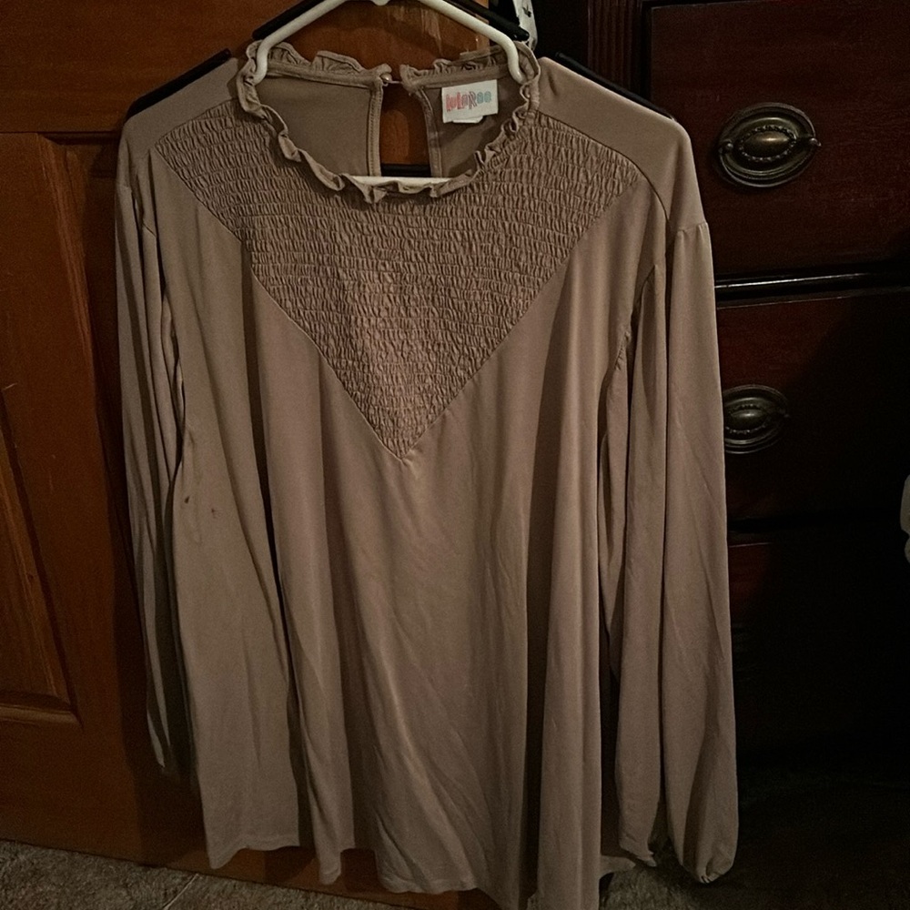 Lularoe Clara 2x blouse